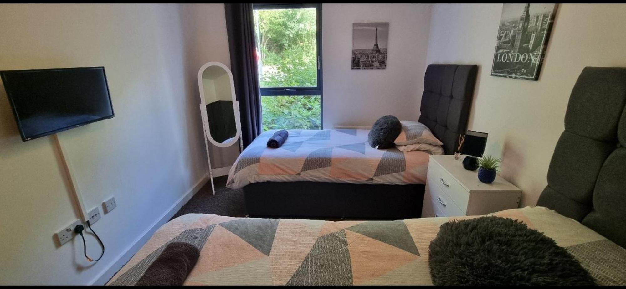 Brentwood Town Retreat - Large 2 Bedroom Apartment Екстер'єр фото