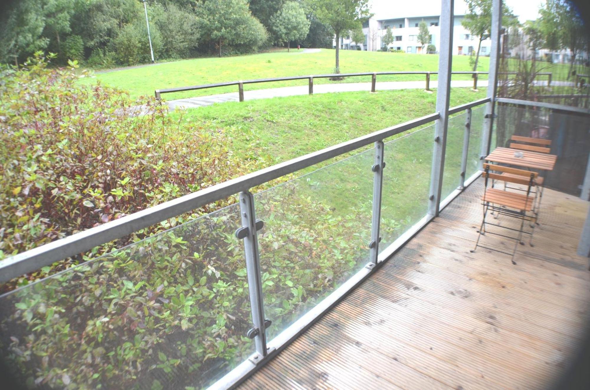 Brentwood Town Retreat - Large 2 Bedroom Apartment Екстер'єр фото