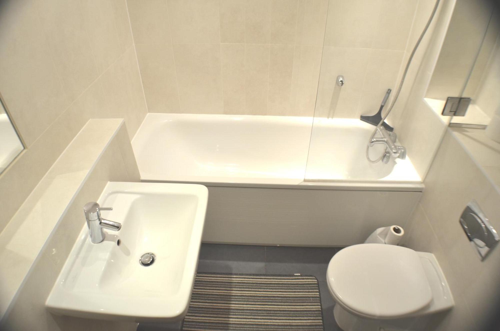 Brentwood Town Retreat - Large 2 Bedroom Apartment Екстер'єр фото